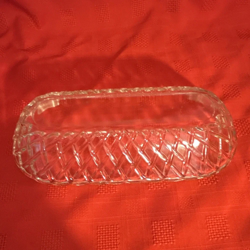 Pretzel glass celery dish Decorative, 11 in x 4 in